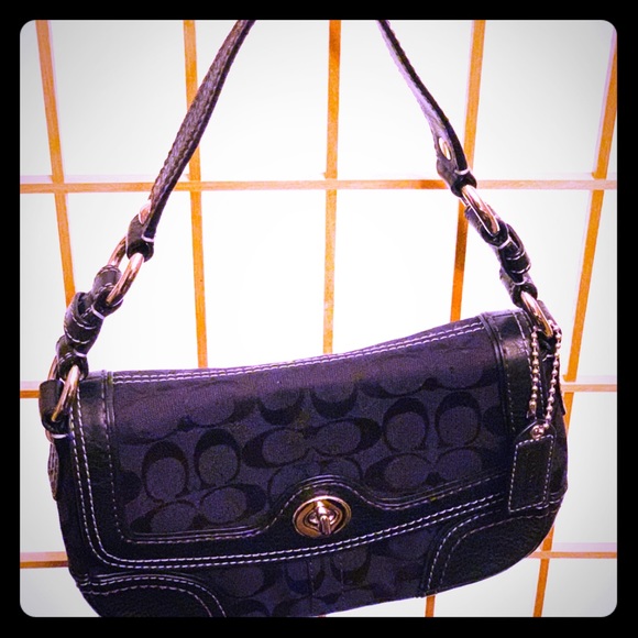 Coach Handbags - COACH BLACK CHELSEA